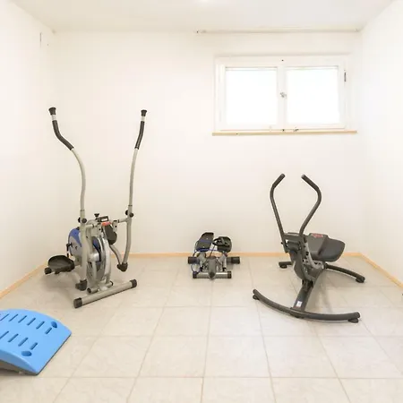 Ferienwohnung Mit Wunderschoner Aussicht,direkt Am Waldrand! *